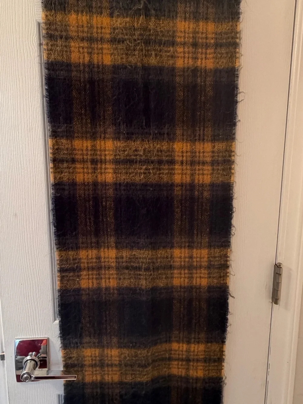 GAP Plaid Men’s Scarf in Navy and Yellow